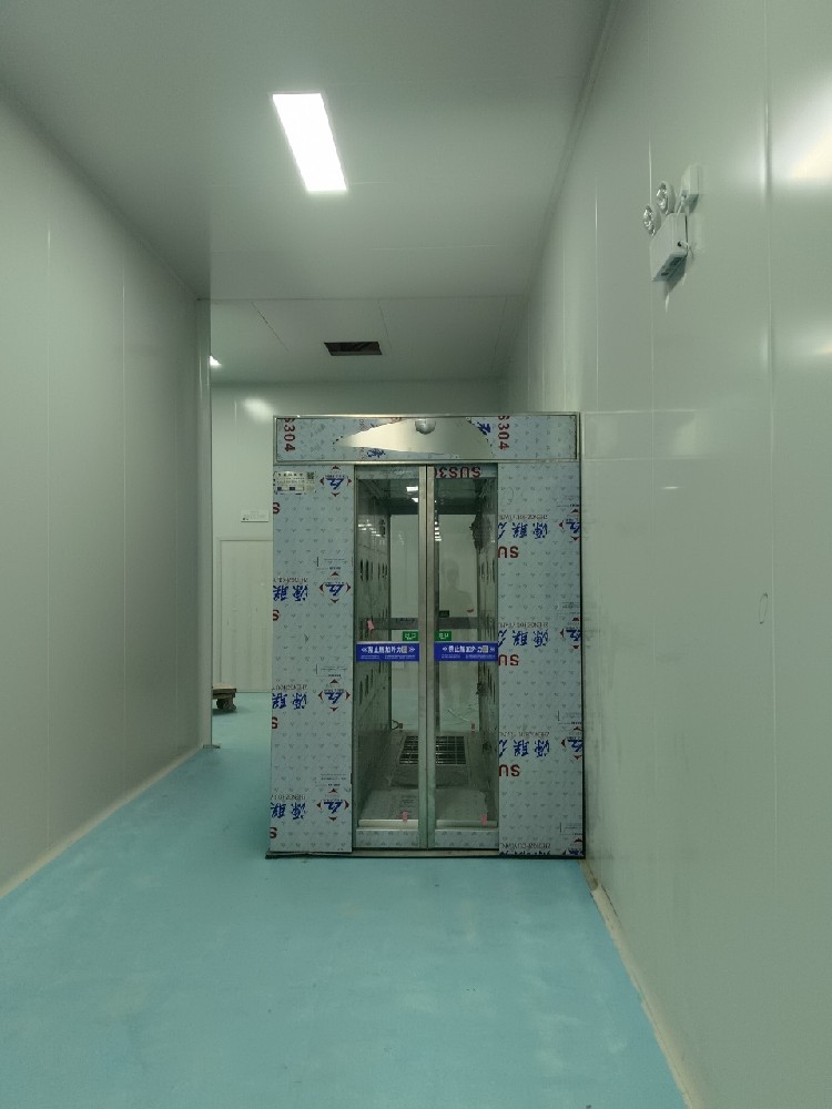 感应移门风淋室都有哪些核心的组件